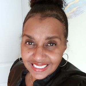 Meet your Posher, Dee